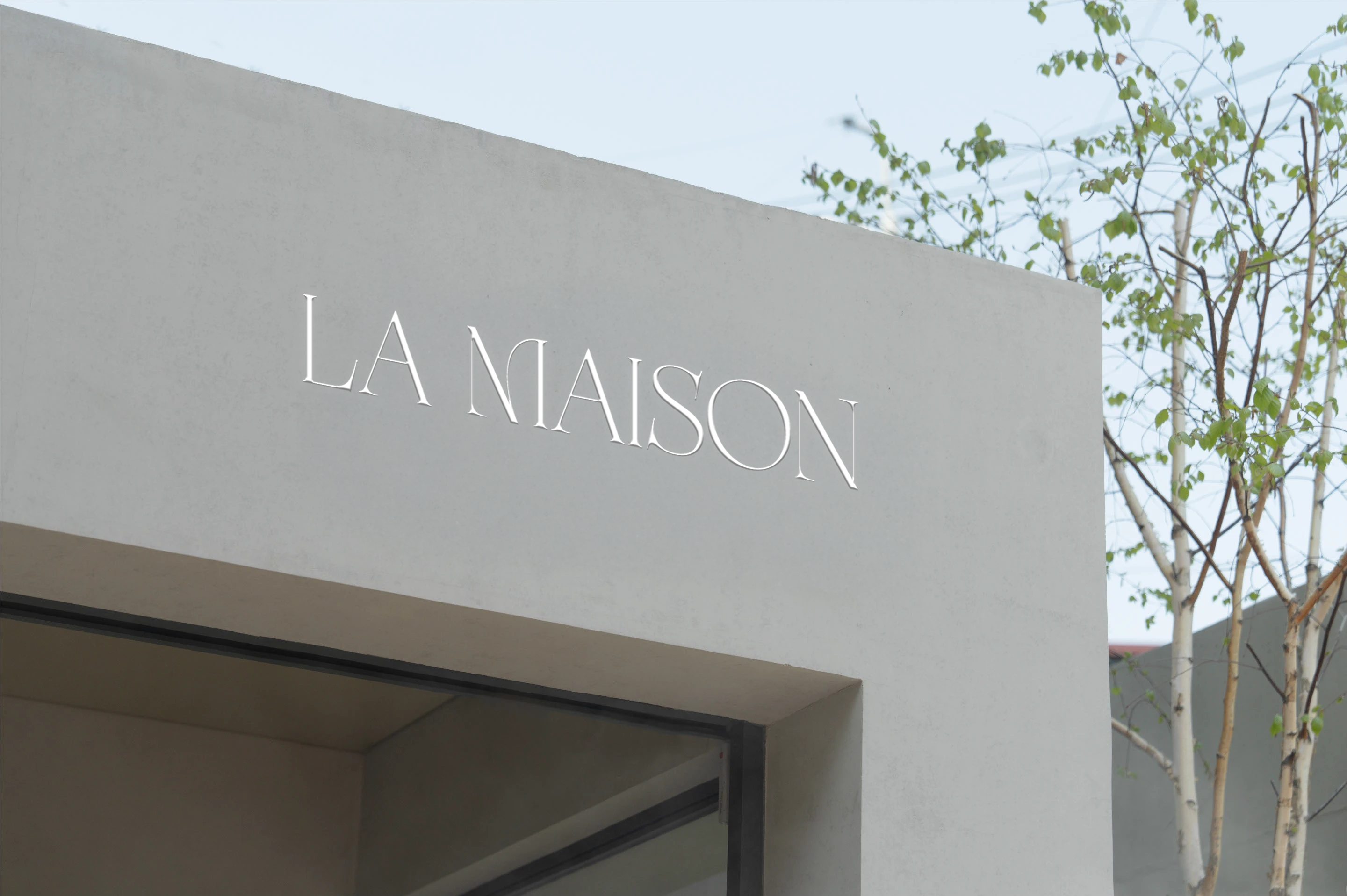La Maison signage